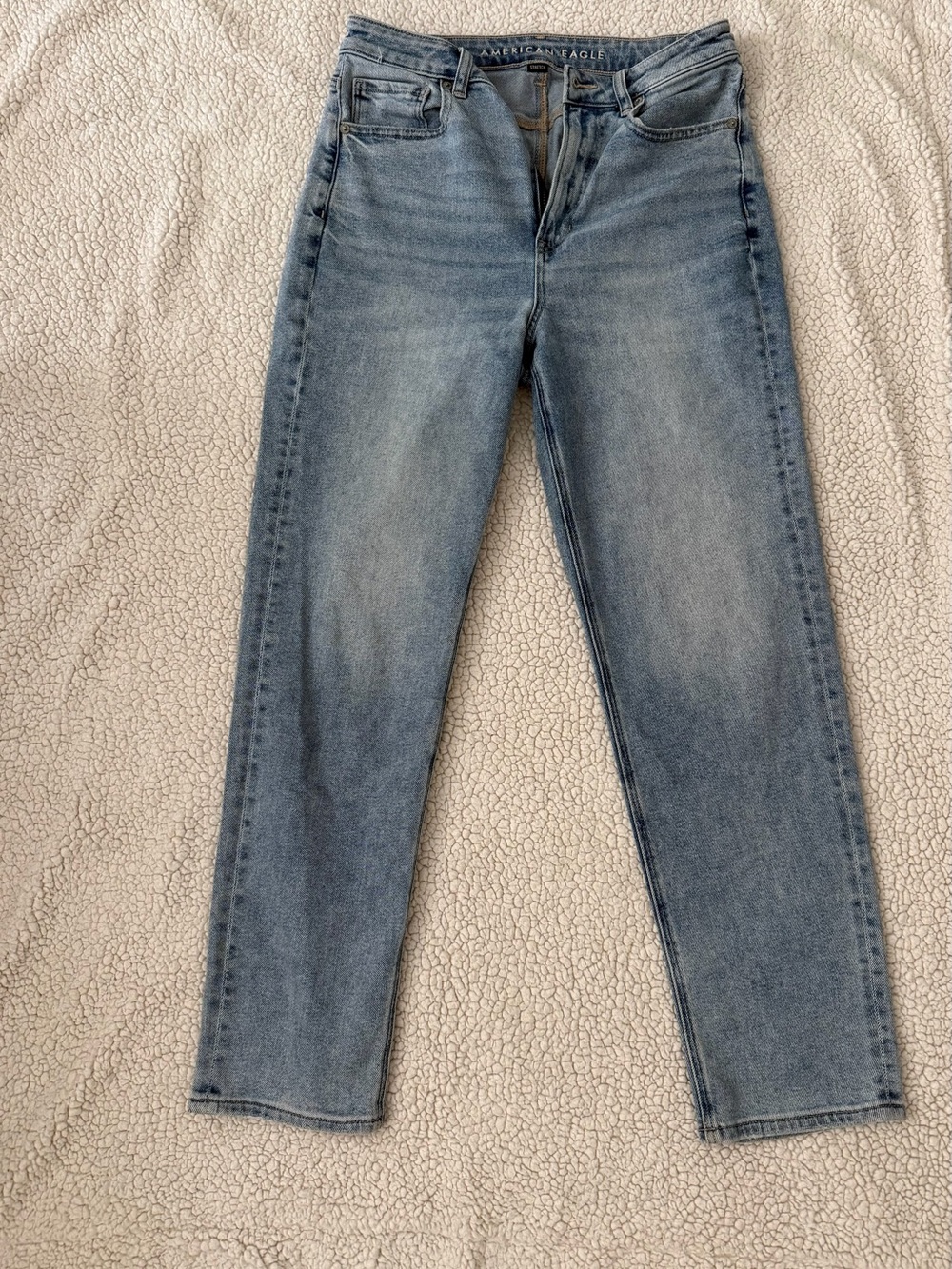 American Eagle Outfitters women’s Light Wash Straight Jeans